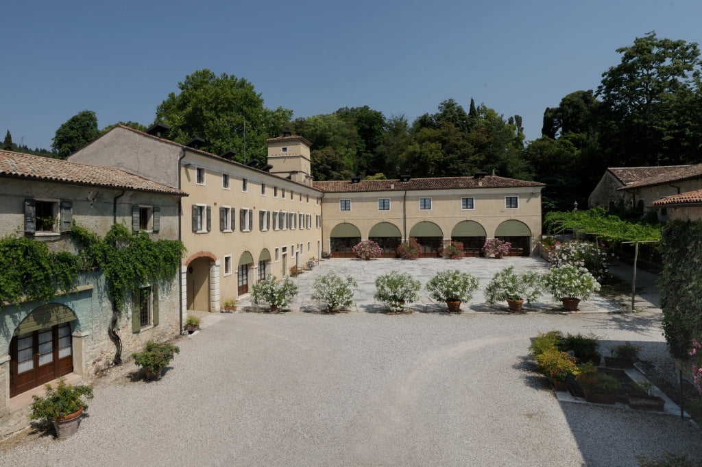 Wedding in countryside villa in the heart of the Valpolicella wine